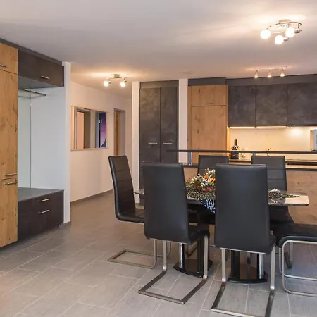 Haus Floralp צרמט