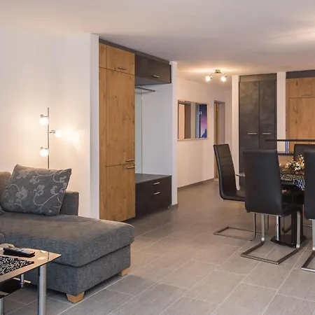 Haus Floralp צרמט
